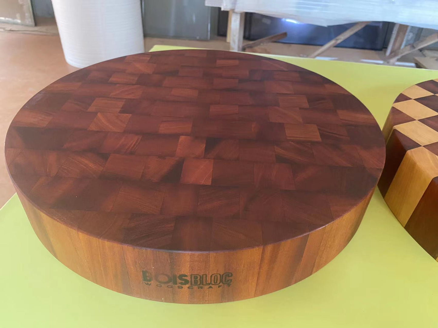 End Grain - Reversible Round 18"L x 18"W x 3"T Cutting/Carving/Chopping/Serving Board
